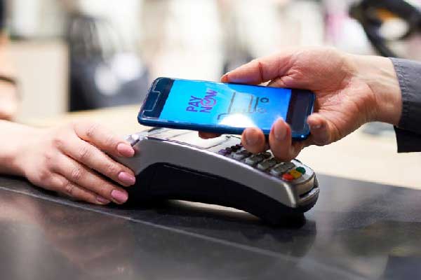 黄金避险推升金价重回3300